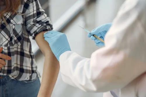 第三阶段解封政策生效，法国“健康通行证”上线，到底如何使用？